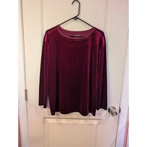 Women's Three Hearts Velour Round Neck Embellished Blouse Maroon Small